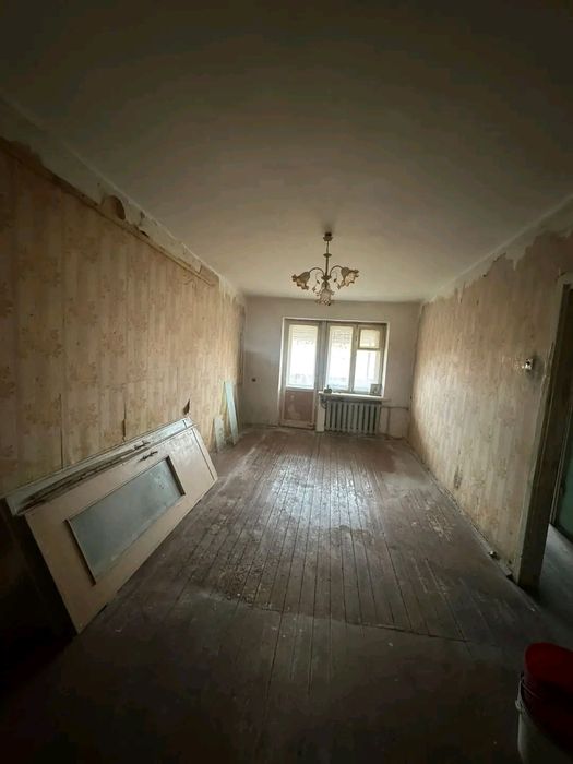 Продається 2-х кімнатна квартира