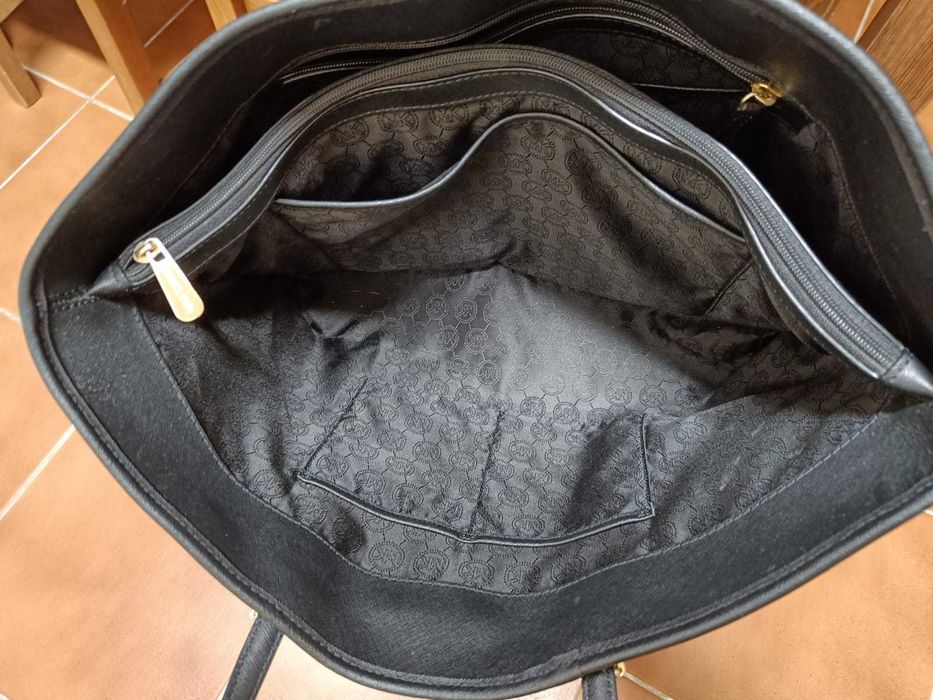 Mala tiracolo medium Michael Kors preta