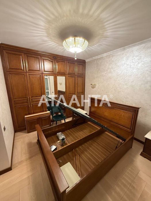 Продаж ексклюзивної квартири на Б. Хмельницького