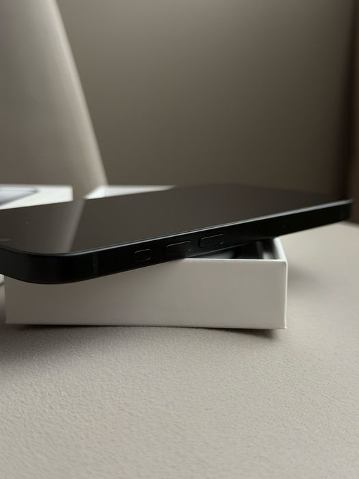 Продам iPhone 16e 128GB Black (чорний)