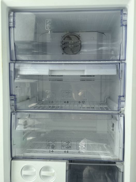 Морозильна камера Beko