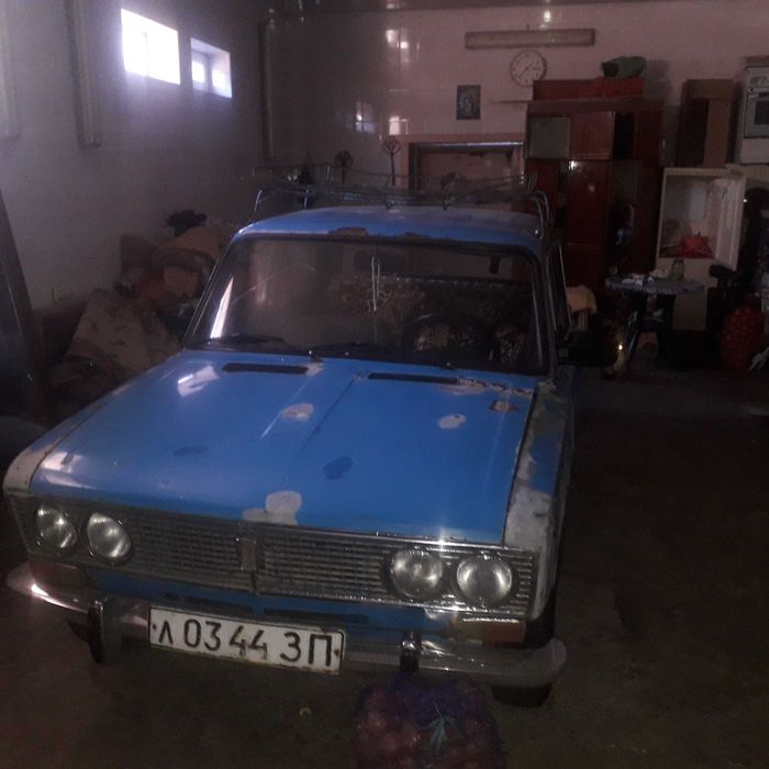 Автомобиль Ваз 2103