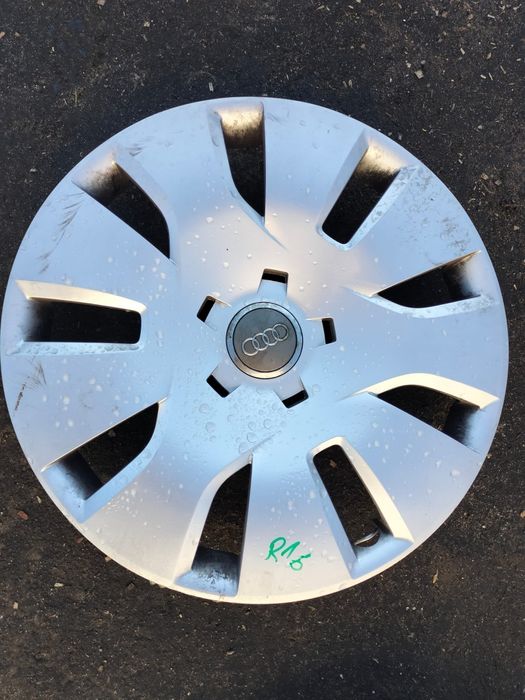 Kołpaki oryginalne Audi R16