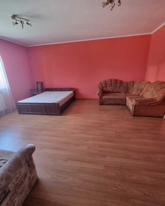 Продаж великої 3 кімнатной квартири Росвигово.