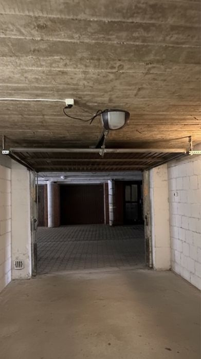 Garaz 17m w centrum Al. Gen. Sikorskiego. Automatyka -pilot