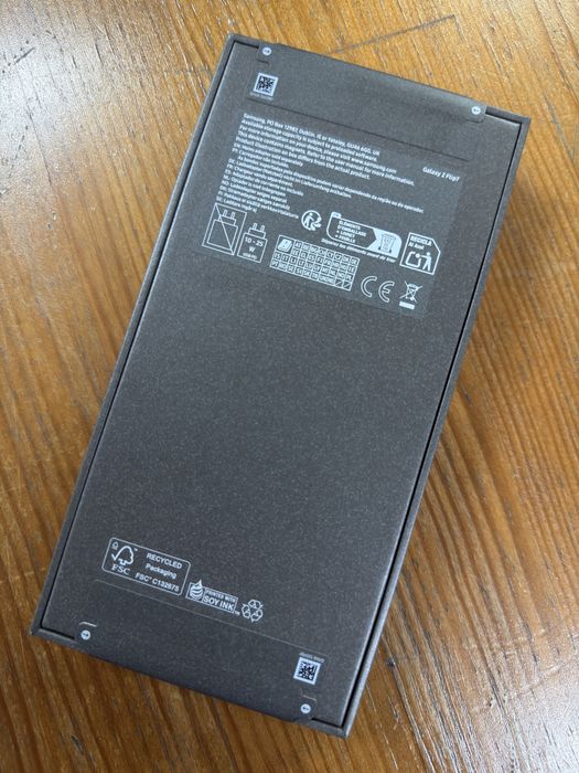 Samsung Galaxy Z Flip 7 256/12 NOVO