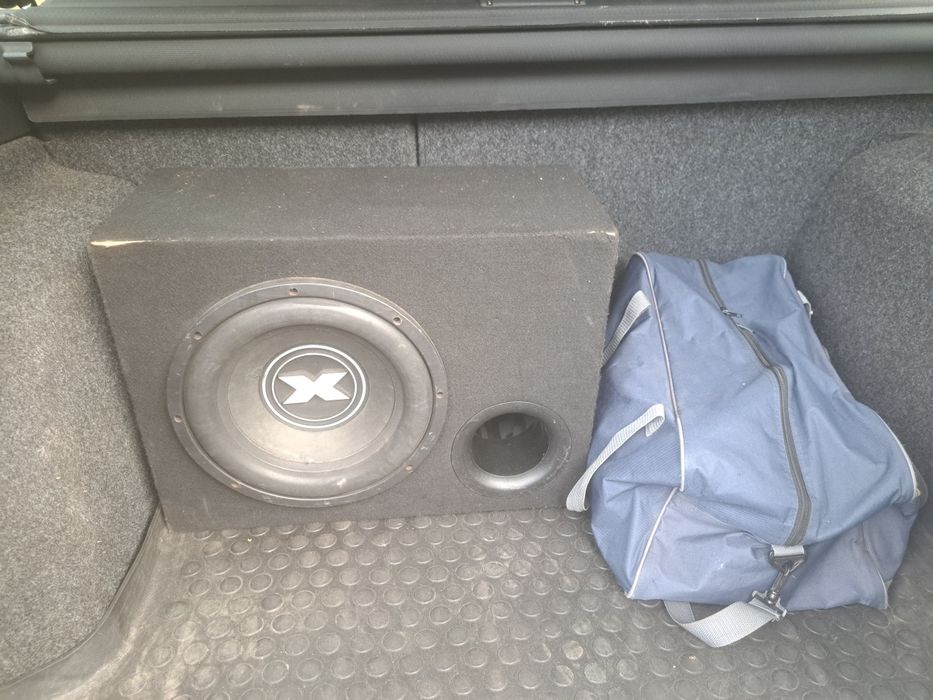 Zestaw car audio skrzynia basowa wzmacniacz radio