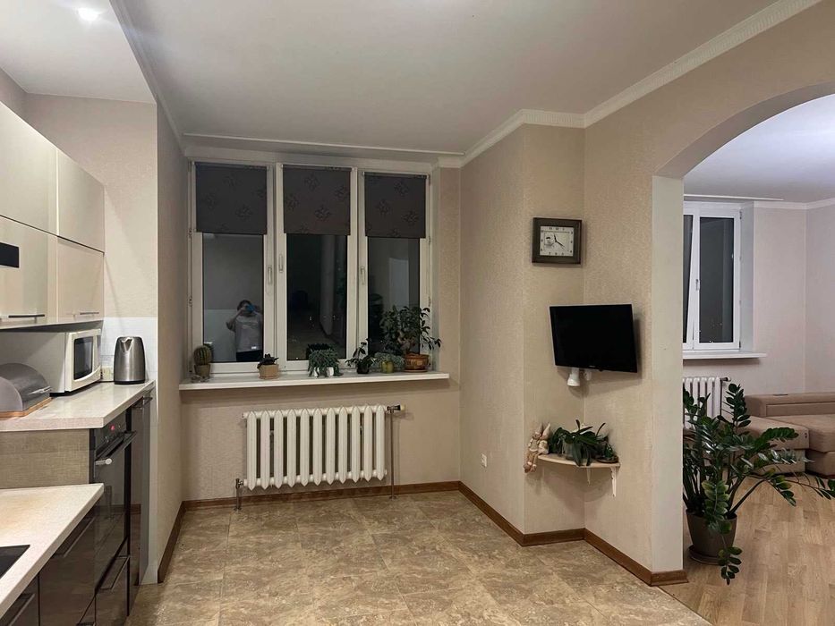 Продаж 3-к. квартира в ЖК Корона, Срібнокільська 1, Позняки