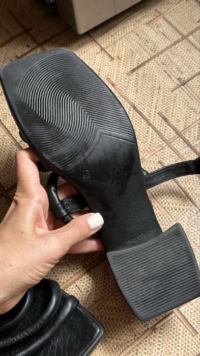 Шкіряні босоніжки 40 розмір