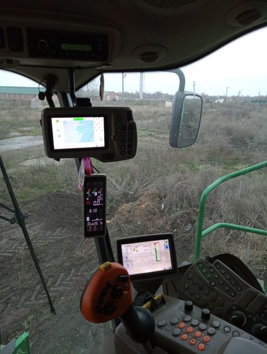 Комбайн Джон Дір Т 660