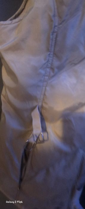 Bezrękawnik zniszczone gumki