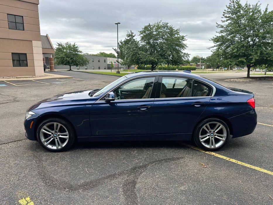 BMW 3 Series 330i xDrive      2017