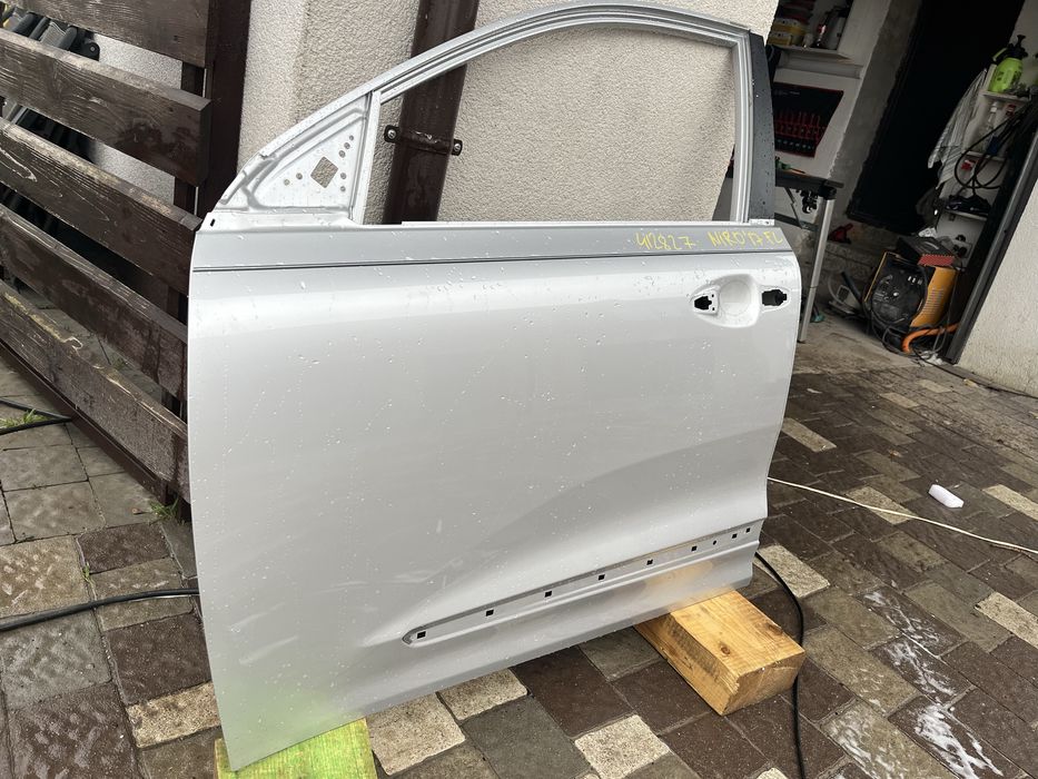 Оригінальні передні ліві двері Kia Niro колір 4SS 2017-2023