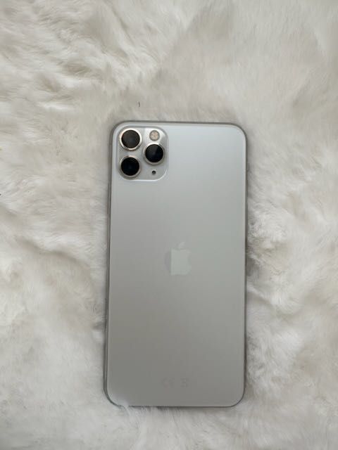 iPhone 11 Pro Max 64 GB COMO NOVO