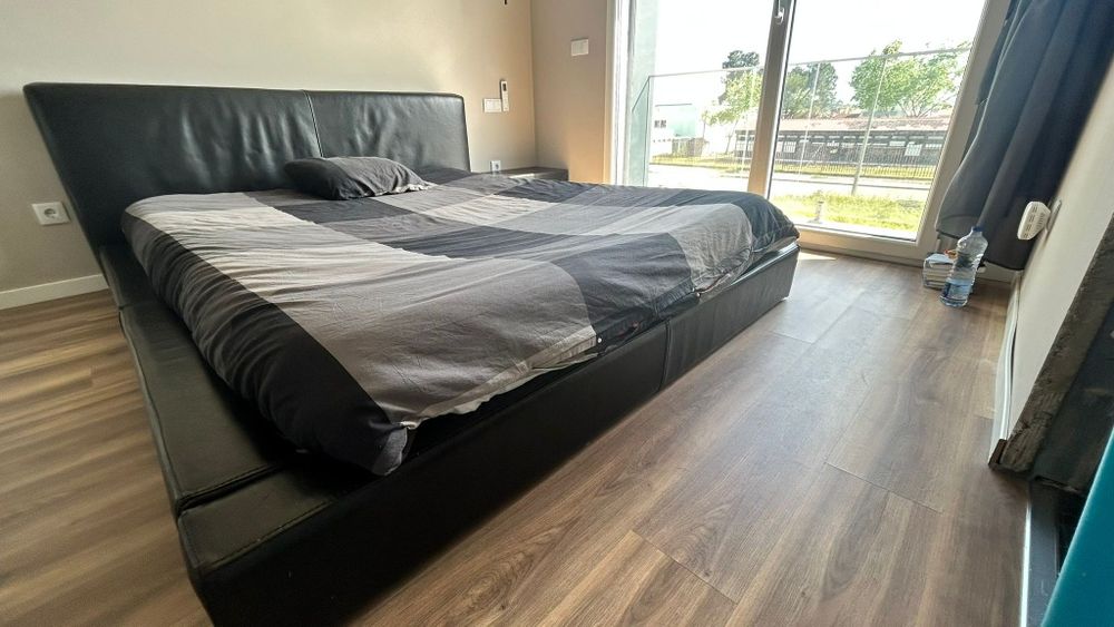 Cama em pele 1,40x1,90