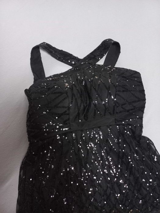 Вечірня сукня чорного кольору, в гарному стані.