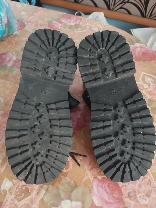 Ботінки жіночі, шкіряні