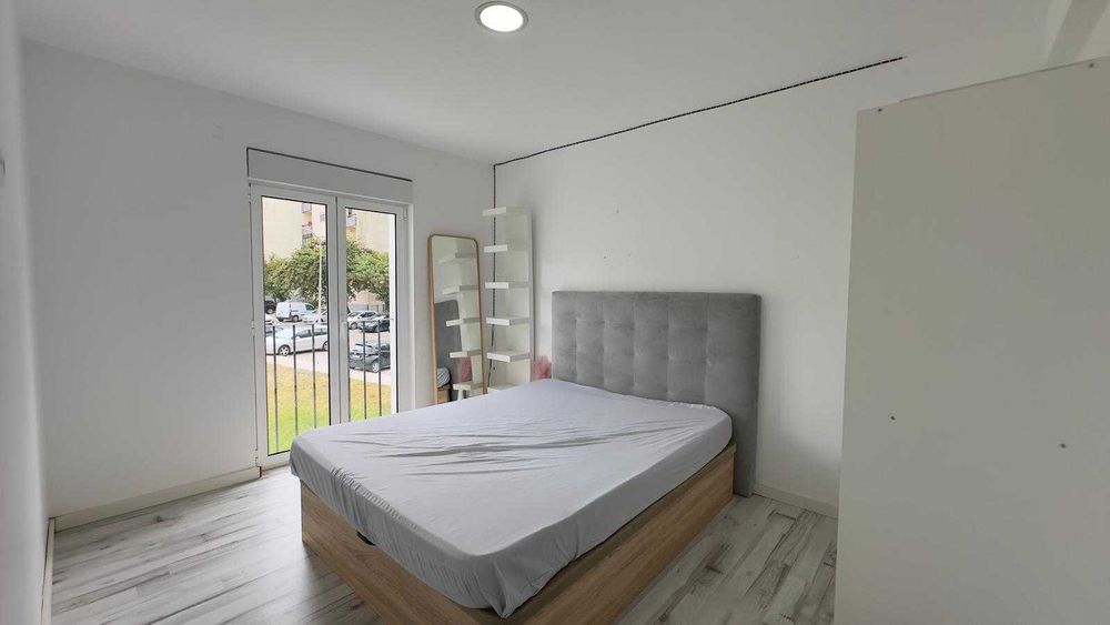 Excelente Apartamento T3 Mobilado para Arrendamento – Centro da Moita