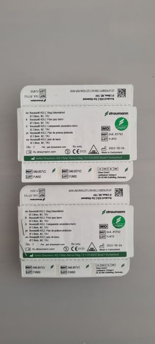 Novaloc Straumann diâmetro 3.8 mm M2 para próteses semi fixas com barra sobre implantes. Uma das caixas foi aberta por engano mas as peças são novas