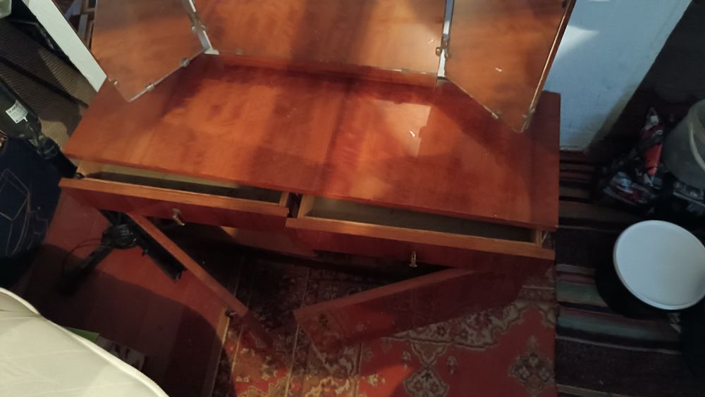 Продам трюмо з дзеркалами