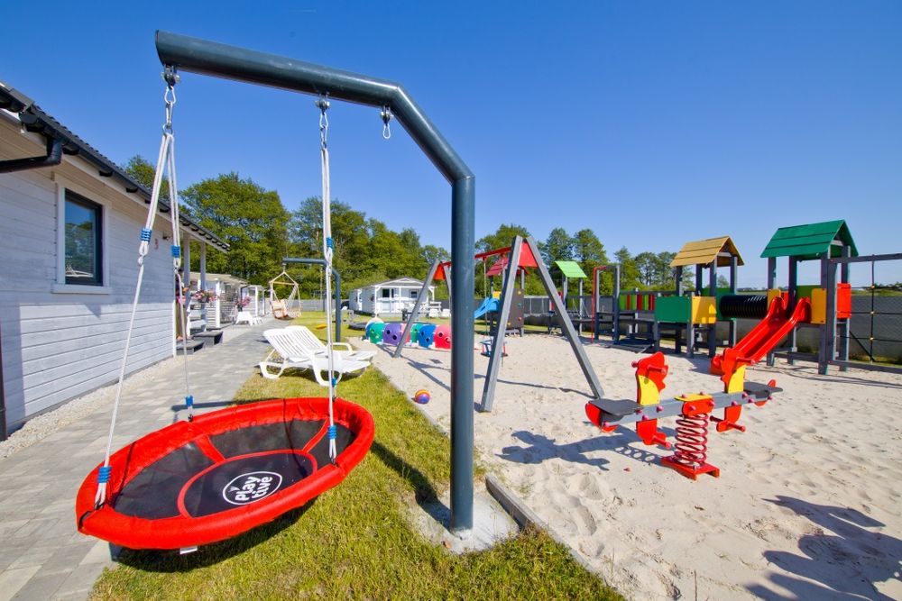 Domki Wakacje nad morzem Sarbinowo plac zabaw