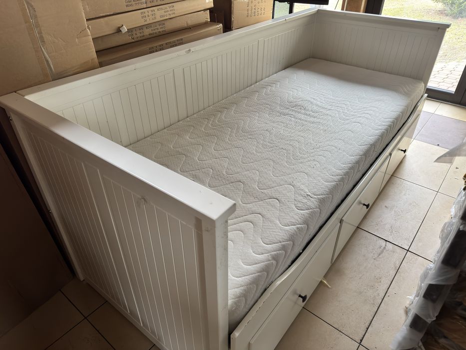 Łóżko Ikea Hemnes + materac