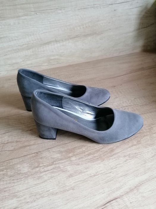 Buty damskie czółenka na słupku