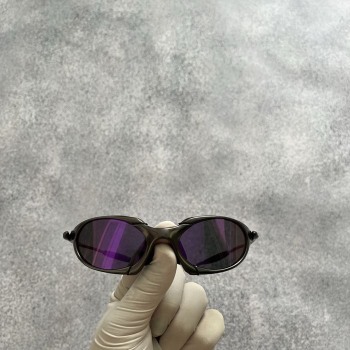 Vintage Oakley romeo metal sunglasses