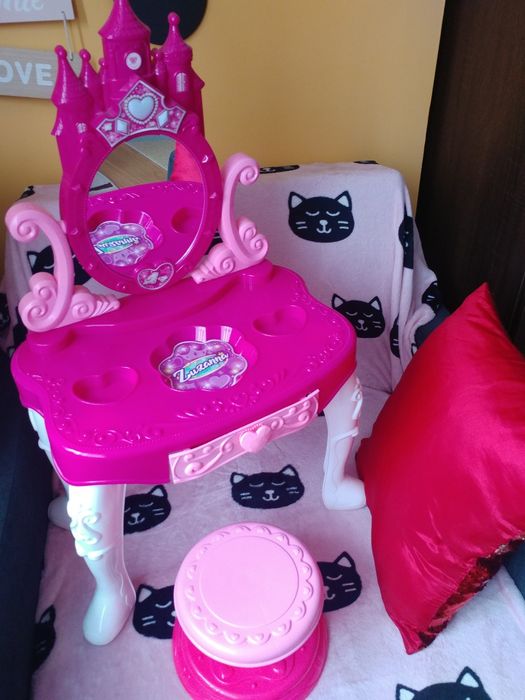 Toaletka z krzesełkiem Zuzanna