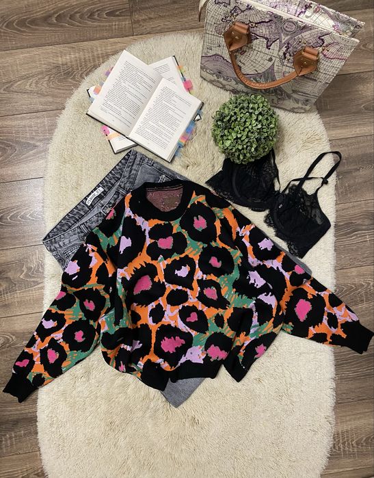 Різнокольоровий светр оверсайз