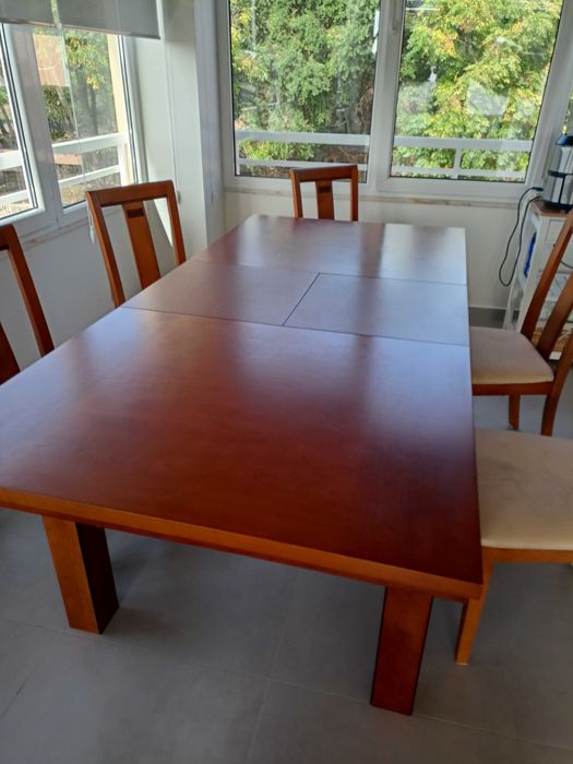 Mesa de jantar em madeira  com 6 cadeiras64752271413890124