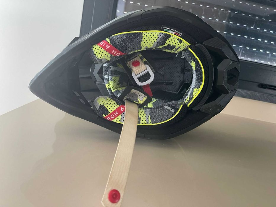 Capacete AIROH Aviator 3 Glory Yellow Matt