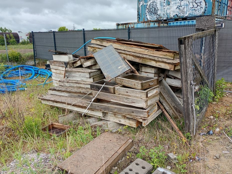 Oddam drewno i płyty OSB