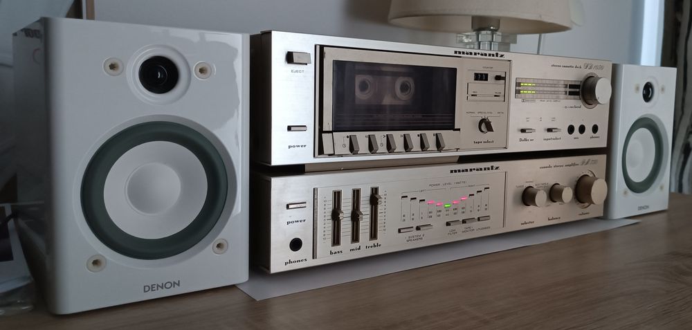 Amplificador, Colunas e Leitor de Cassetes.