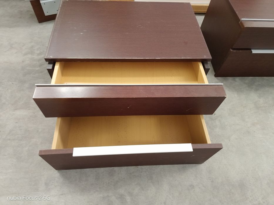 Cama de casal de 160x190 já col estrado e colxao e mesinhas cabeceiras