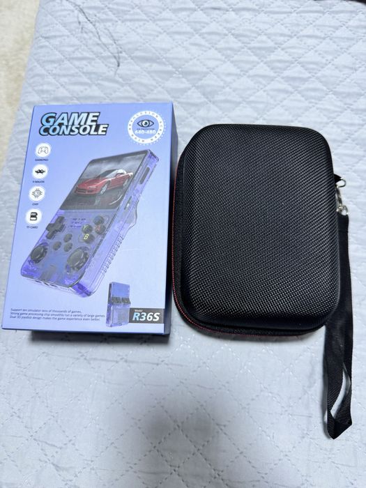 Consola portátil R36s