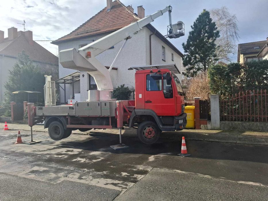 Podnośnik koszowy, zwyżka podnośniki 22 i 30 metrów, wynajem i usługi.