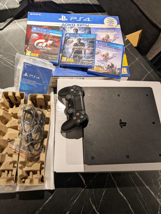 Консоль Sony PlayStation 4 Slim 500GB Black. Состояние идеальное!