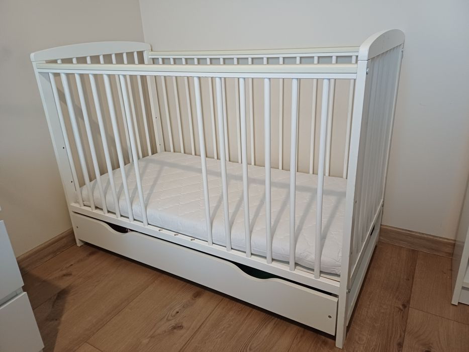 Sprzedam łóżeczko dziecięce