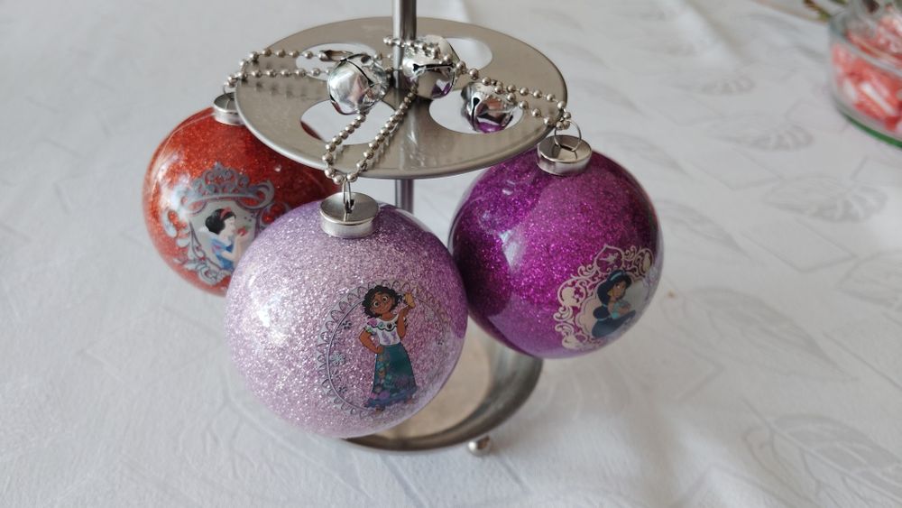 Bombki z postaciami z Disney