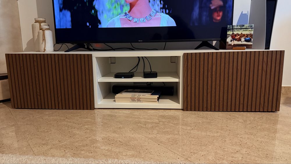 Movel de TV Besta - Ikea - Perfeito estado