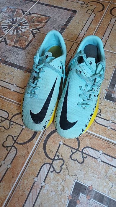 Футбольні бутси Nike Phantom