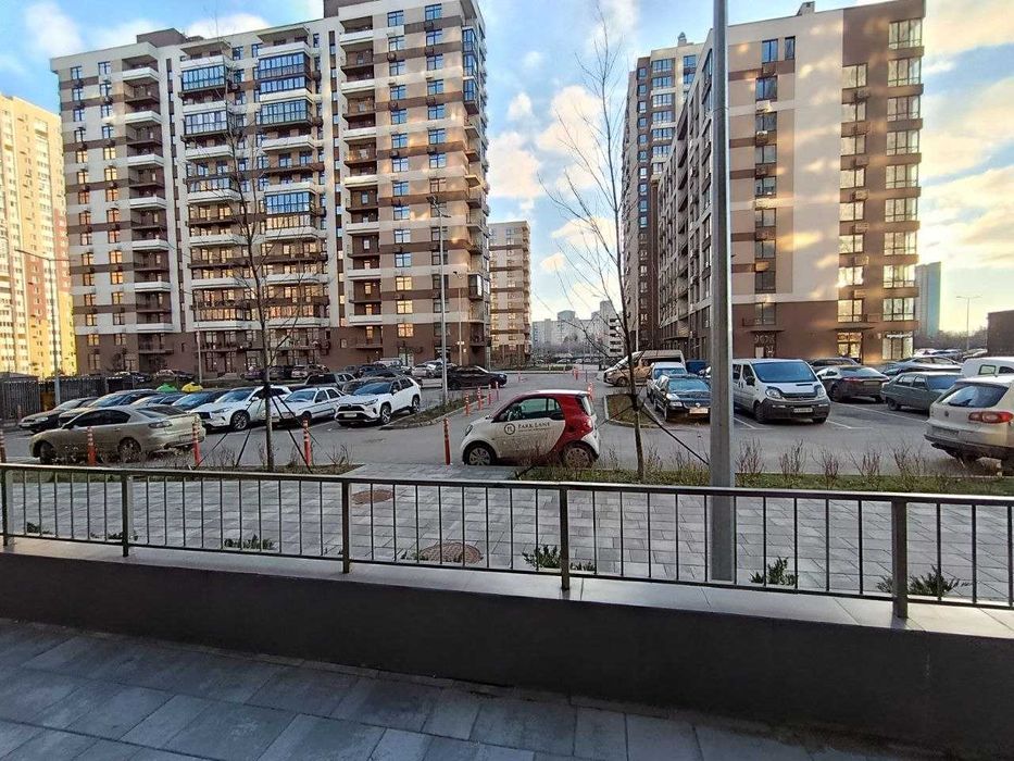ЖК «Варшавський». Фасадне приміщення Open Space 71 м²