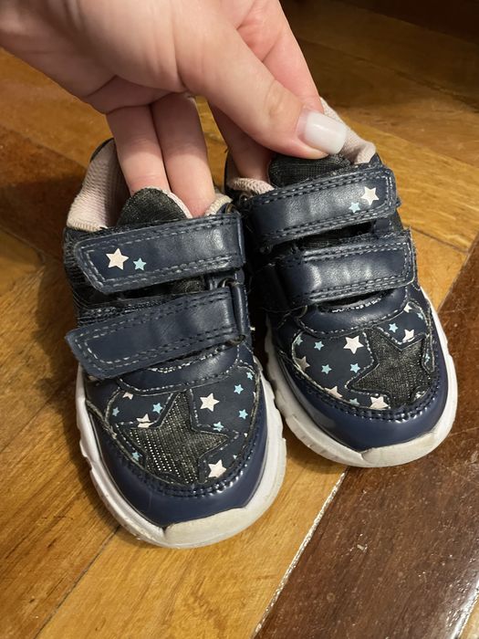 Кросівки для дівчинки