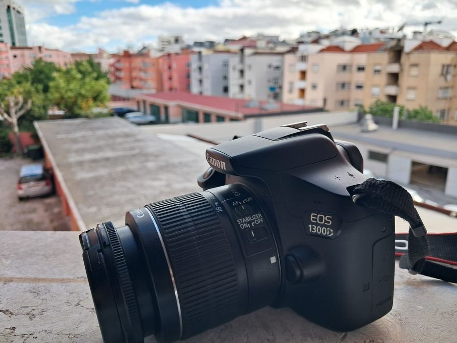 Camara fotográfica CANON 1300D