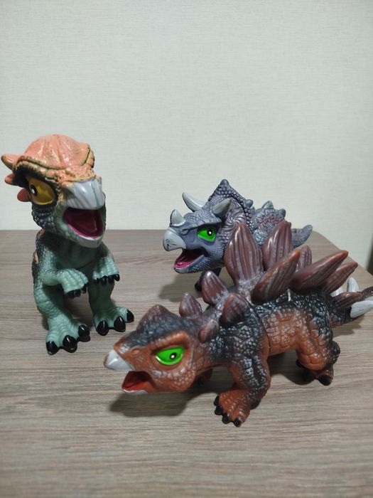 Набір фігурок динозаврів 3шт.