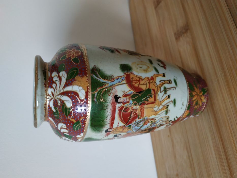 Porcelanowa amfora, porcelanowy wazonik, chińska porcelana