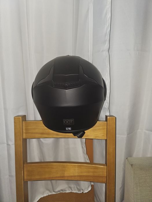 Capacete preto baso abertura frontal