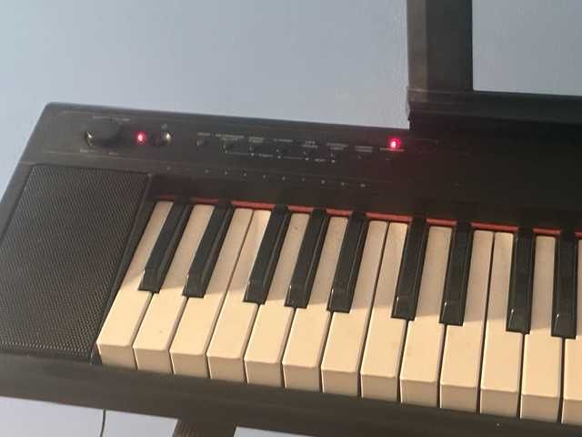 teclado digital Yamaha Piaggero NP11