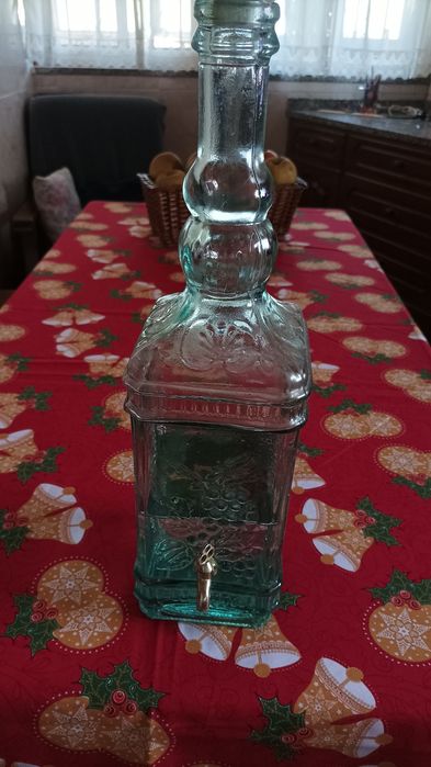 Garrafa em Vidro Vintage para bagaço ou outra bebida